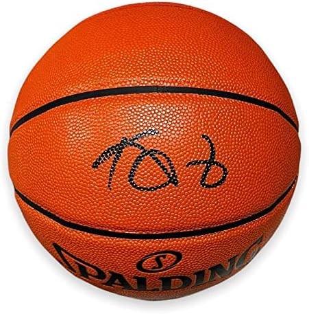 קווין גארנט חתם על חתימות כדורסל עם חתימה - כדורסל חתימה