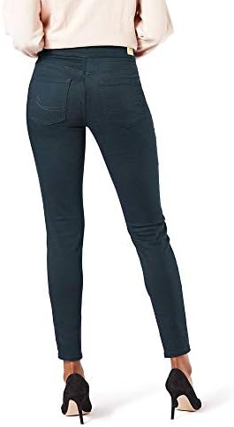 חתימה של לוי שטראוס ושות'. זהב תווית נשים לחלוטין בעיצוב למשוך על סקיני ג ' ינס